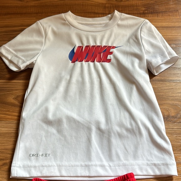 Nike boys toddler shorts and shirt set red white blue - Picture 3 of 6
